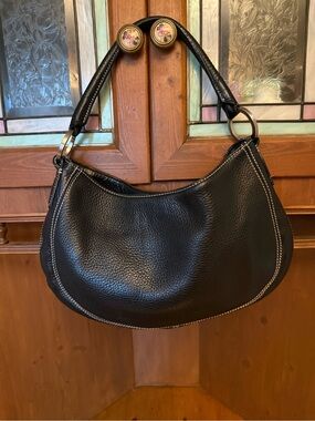 Ann Taylor 100% leather black white stitch Y2K shoulder bag.